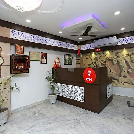 Oyo 14220 Hotel B R International